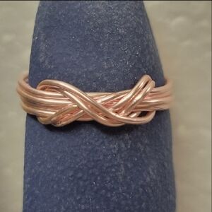 Elegant Rose Gold Infinity Knot Bow Ring